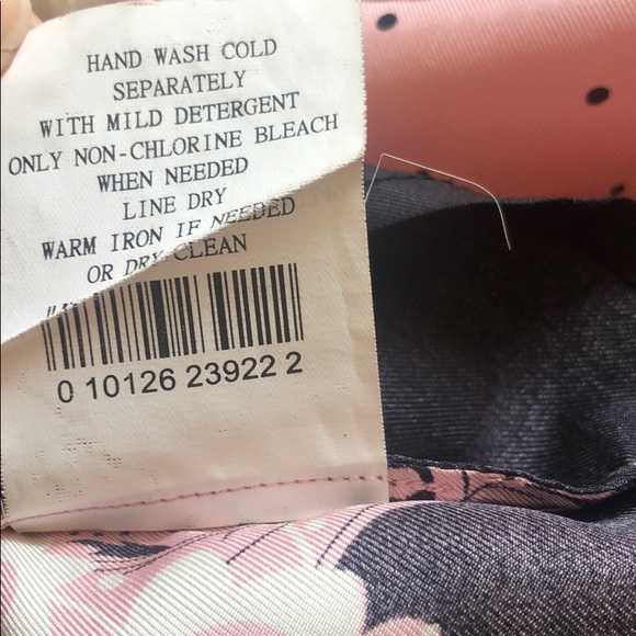 Gorgeous silk maternity top - Picture 9 of 15